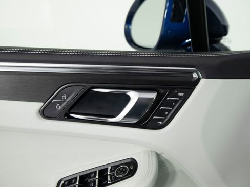 Certified 2026 Porsche Macan GTS image 20