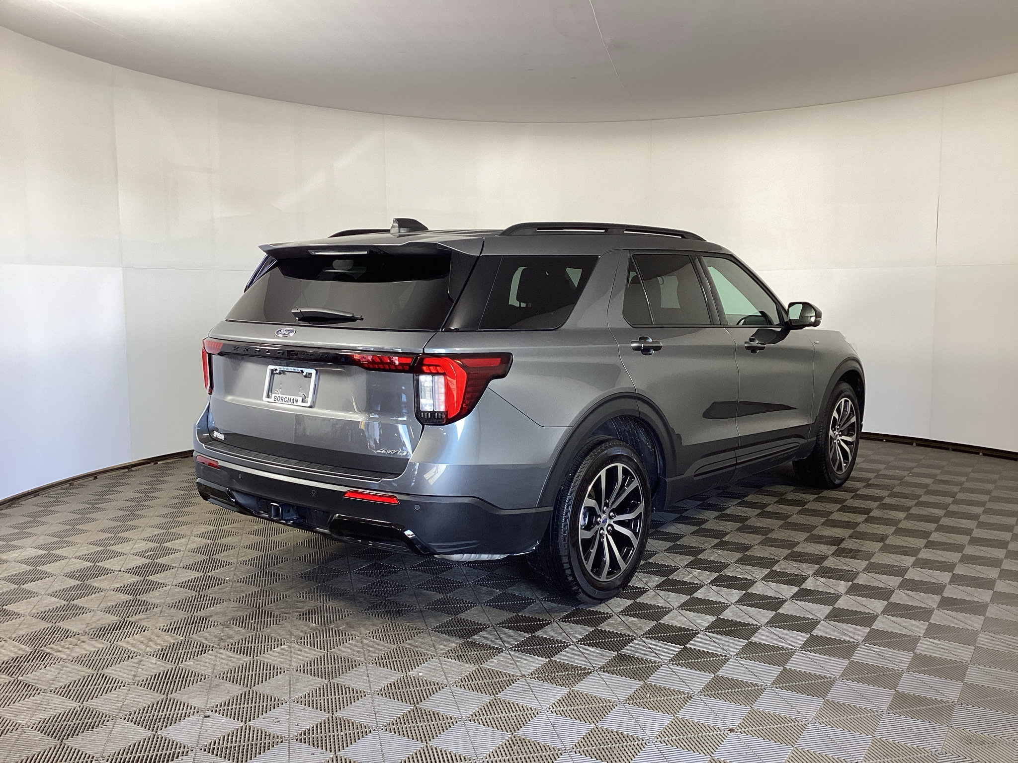 Used 2026 Ford Explorer ST-Line AWD/4WD image 2