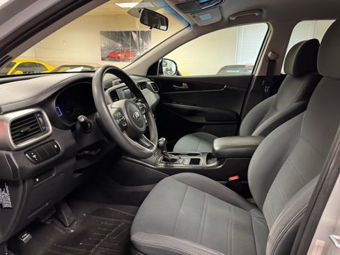 Used 2017 Kia Sorento AWD image 13