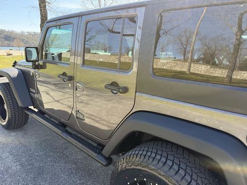 Used 2014 Jeep Wrangler Unlimited Sport w/ Quick Order Package 24S AWD/4WD image 12