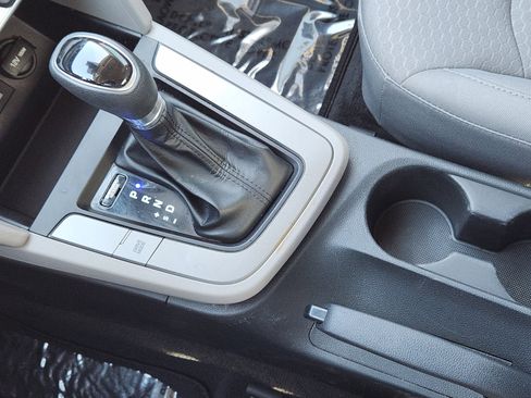 Used 2020 Hyundai Elantra SE w/ Cargo Package (C1) image 20