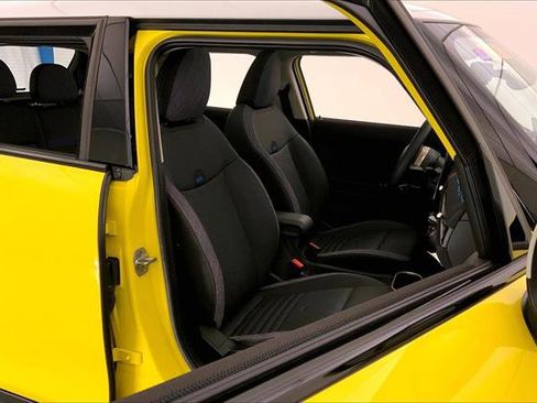 Certified 2025 MINI Cooper S image 6