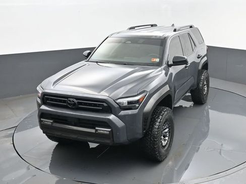 Used 2025 Toyota 4Runner SR5 AWD/4WD image 20
