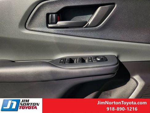 Used 2026 Toyota Prius LE FWD image 24