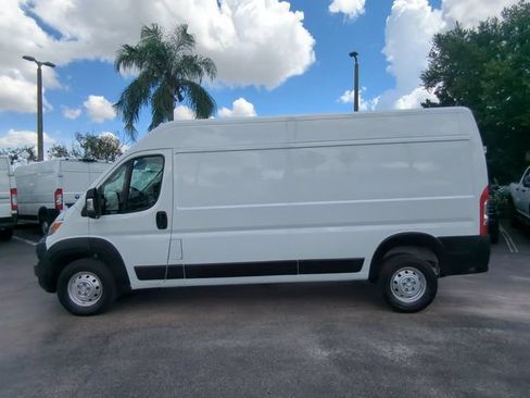 Used 2023 RAM ProMaster 2500 FWD image 8