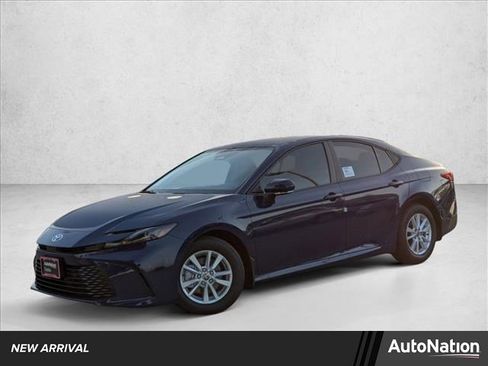 Used 2025 Toyota Camry LE FWD image 1