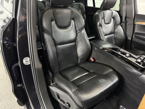 Used 2023 Volvo XC90 B5 Plus image 25