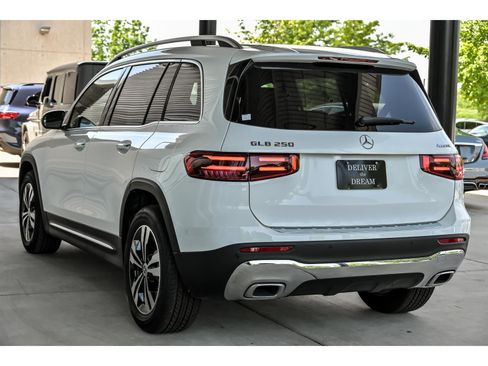 Certified 2026 Mercedes-Benz GLB 250 4MATIC image 6