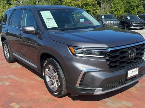 Certified 2025 Honda Pilot EX-L image 5