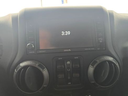 Used 2016 Jeep Wrangler Unlimited Sport w/ Quick Order Package 24S AWD/4WD image 17