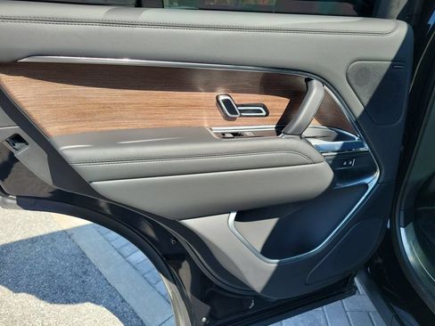 Certified 2025 Land Rover Range Rover SE AWD/4WD image 22