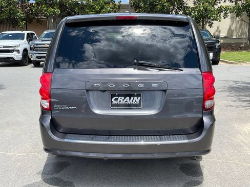 Used 2018 Dodge Grand Caravan SE w/ UConnect Hands-Free Group FWD image 6