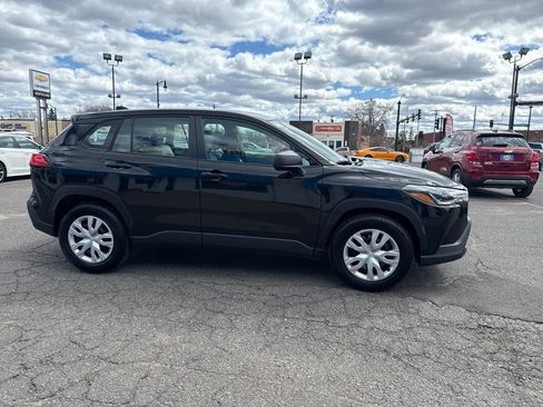 Used 2023 Toyota Corolla Cross L AWD/4WD image 6