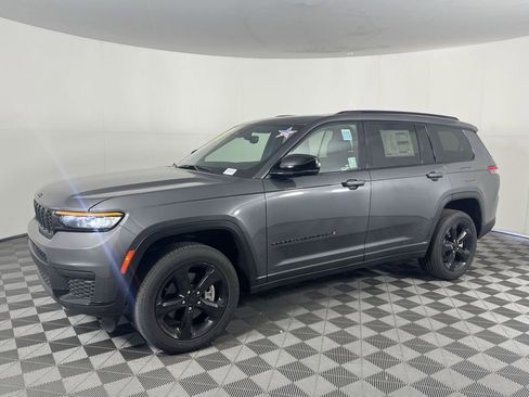 New 2024 Jeep Grand Cherokee L Altitude image 7