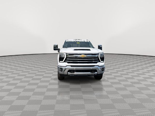 Certified 2025 Chevrolet Silverado 3500 LTZ w/ LTZ Premium Package AWD/4WD image 4