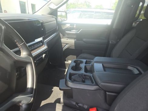 Used 2025 Chevrolet Silverado 1500 LT AWD/4WD image 37