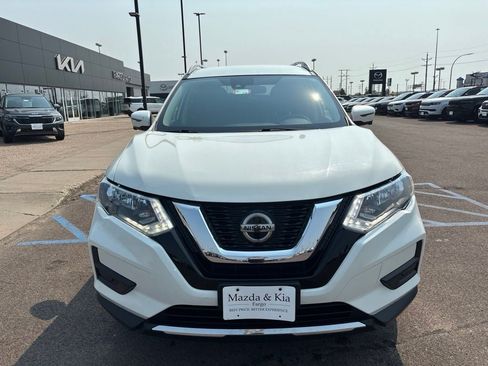Used 2019 Nissan Rogue SV w/ Premium Package AWD/4WD image 2