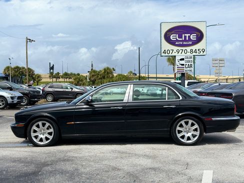 Used 2005 Jaguar XJ8 image 2