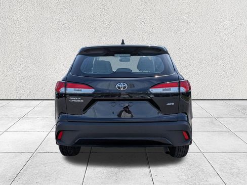 Used 2025 Toyota Corolla Cross L AWD/4WD image 4