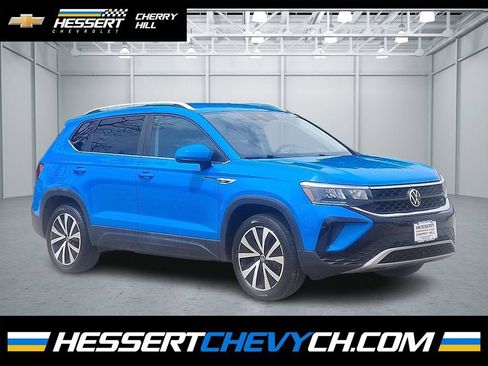 Used 2022 Volkswagen Taos SE AWD/4WD image 1