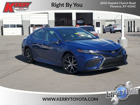 Certified 2023 Toyota Camry SE image 1