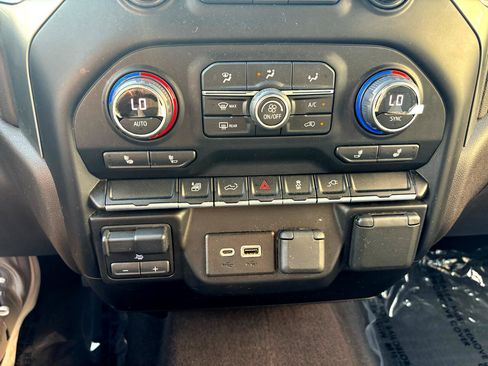 Used 2020 Chevrolet Silverado 2500 LT w/ Fleet Comfort Package image 32