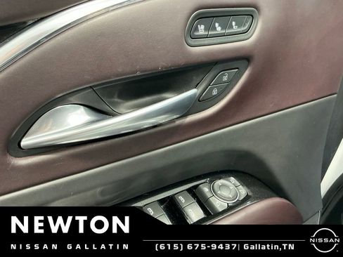 Used 2021 Cadillac Escalade ESV Sport Platinum RWD image 47