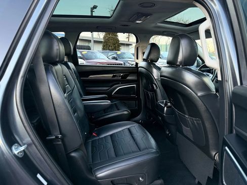 Used 2020 Kia Telluride SX w/ SX Prestige Package image 25