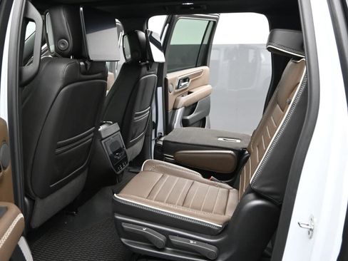 New 2026 GMC Yukon XL Denali Ultimate AWD/4WD image 15