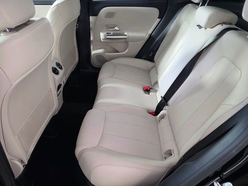 New 2026 Mercedes-Benz GLA 250 image 11