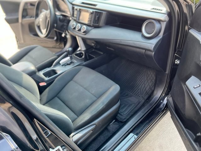 Used 2017 Toyota RAV4 LE FWD image 17
