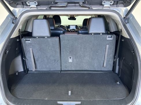 Used 2022 Toyota Highlander XLE image 22