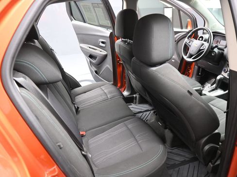 Used 2015 Chevrolet Trax LT w/ LT Sun and Sound Package FWD image 19