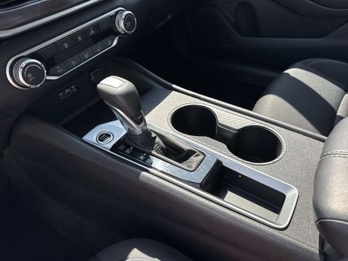 Used 2025 Nissan Altima 2.5 SV image 32