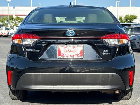 Certified 2025 Toyota Corolla LE w/ Carpet Mat Package (TMS) FWD image 8