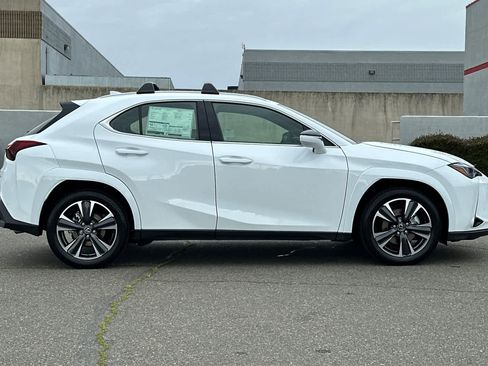 New 2026 Lexus UX 300h AWD image 6