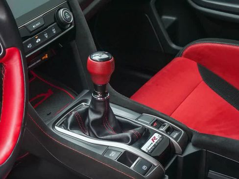 Used 2018 Honda Civic Type R image 16