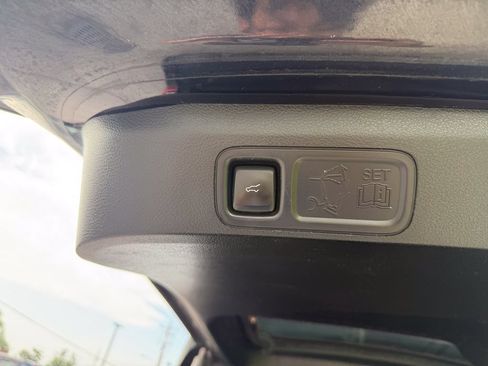 Used 2020 Ford Expedition Limited w/ Equipment Group 303A AWD/4WD image 16