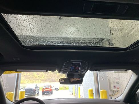 New 2025 Jeep Grand Cherokee Laredo X w/ Luxury Tech Group I image 18