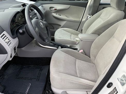Used 2013 Toyota Corolla L FWD image 19