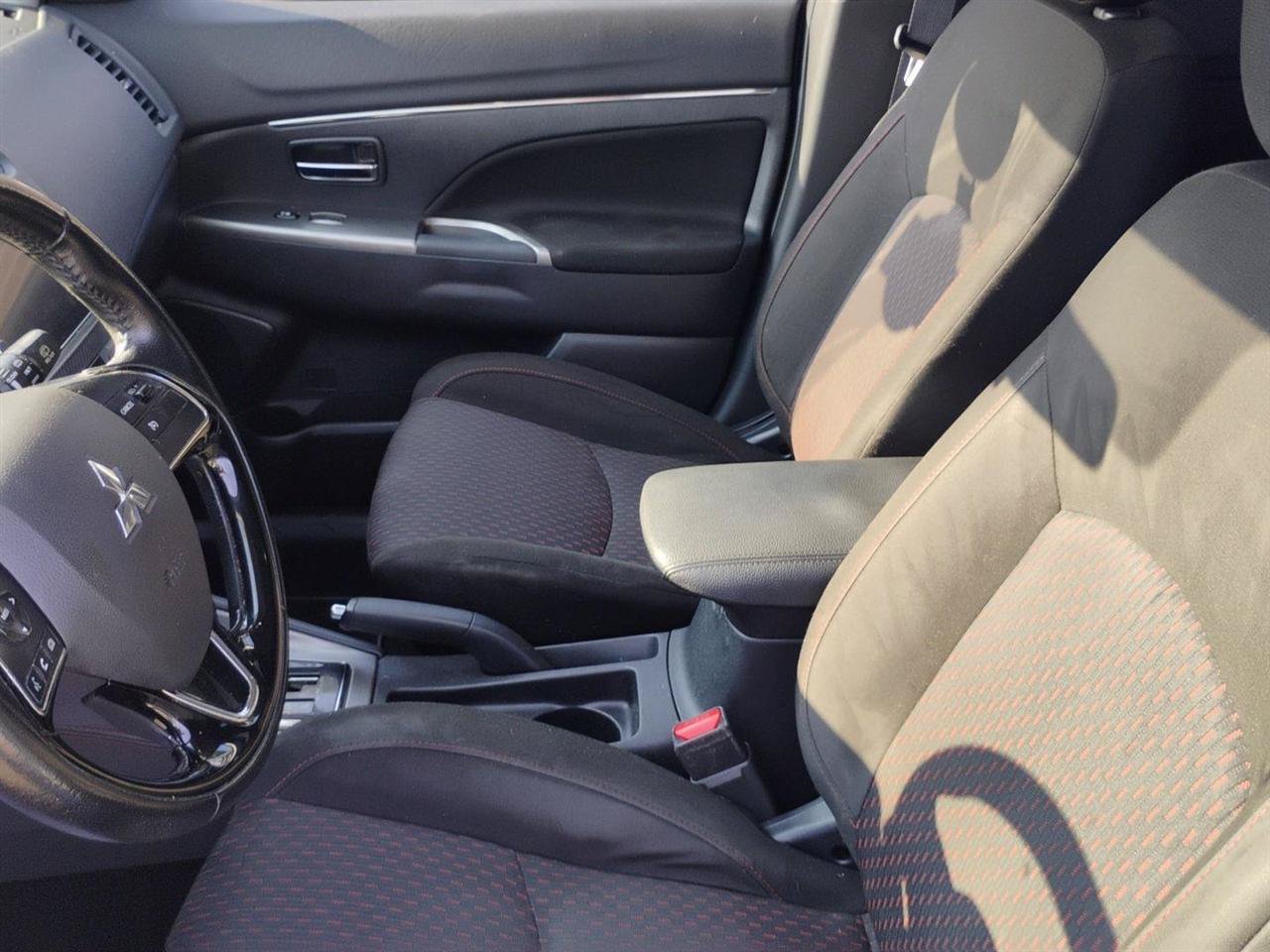 Used 2019 Mitsubishi Outlander Sport SE FWD image 18