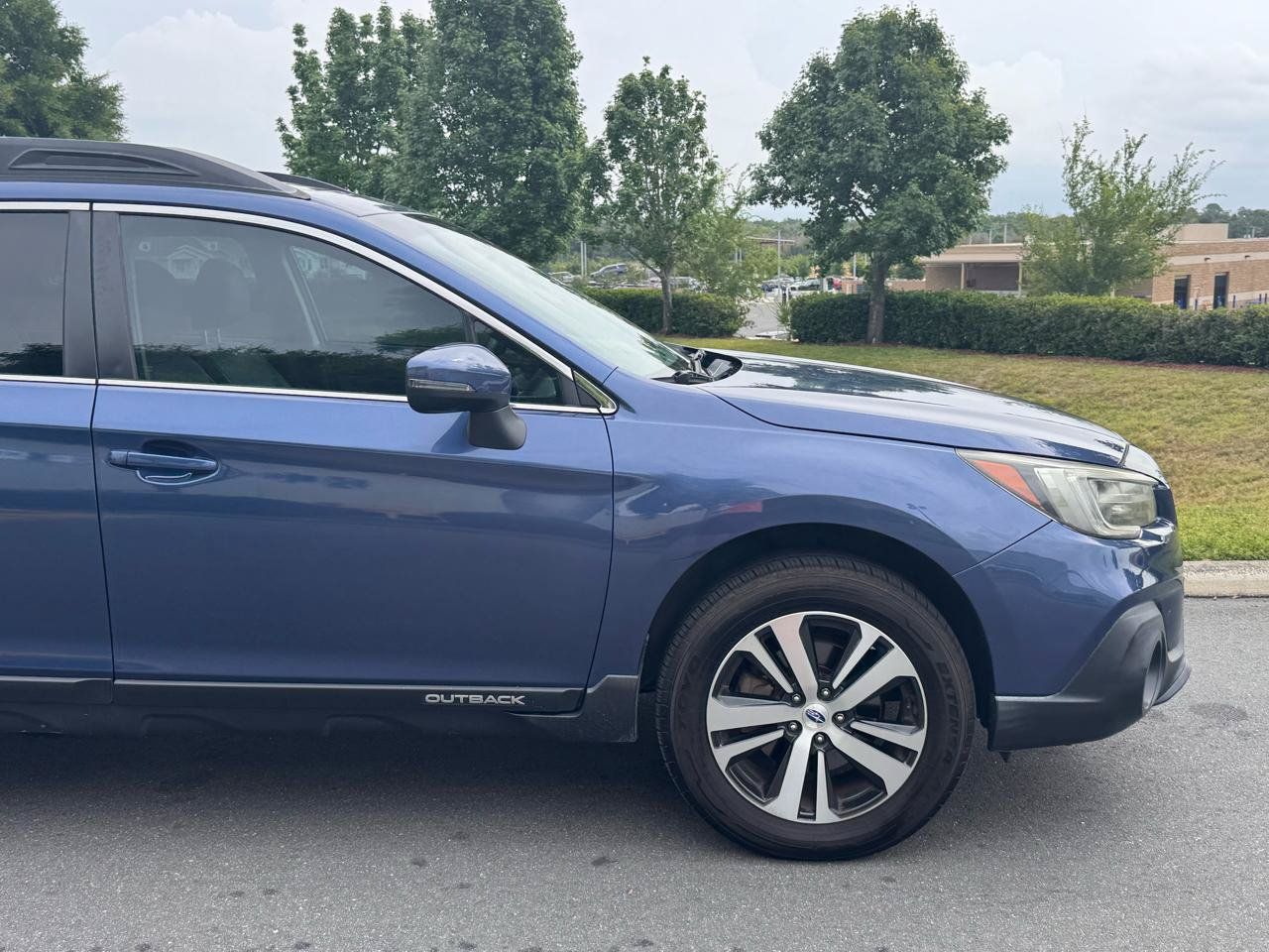Used 2019 Subaru Outback 2.5i Limited AWD/4WD image 31