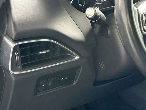 Used 2020 Jaguar F-PACE Premium image 10