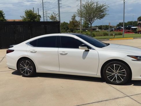 Used 2023 Lexus ES 350 w/ Premium Package FWD image 2