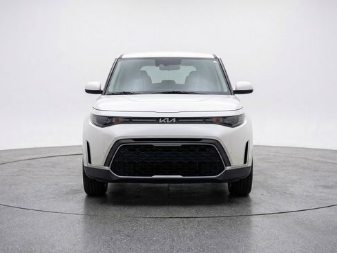 Used 2025 Kia Soul LX w/ LX Technology Package FWD image 1