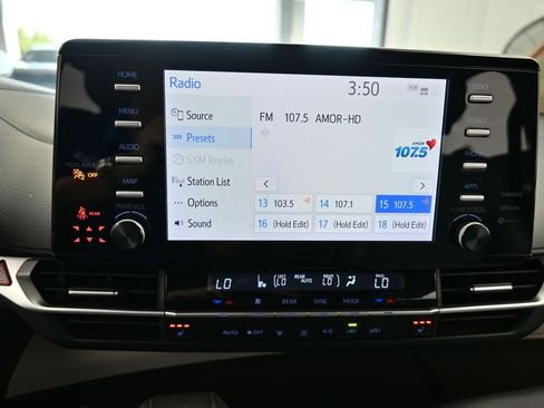 Used 2021 Toyota Sienna XLE image 23