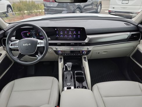Certified 2025 Kia Telluride S image 18