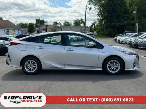 Used 2018 Toyota Prius Prime Advanced FWD image 5
