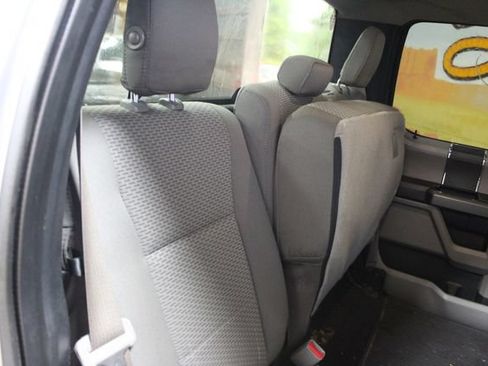 Used 2015 Ford F150 XLT AWD/4WD image 9