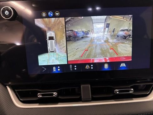 New 2026 Chevrolet Equinox LT w/ Safety and Technology Package AWD/4WD image 16